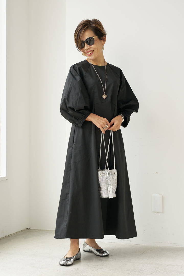 Volume sleeve dress