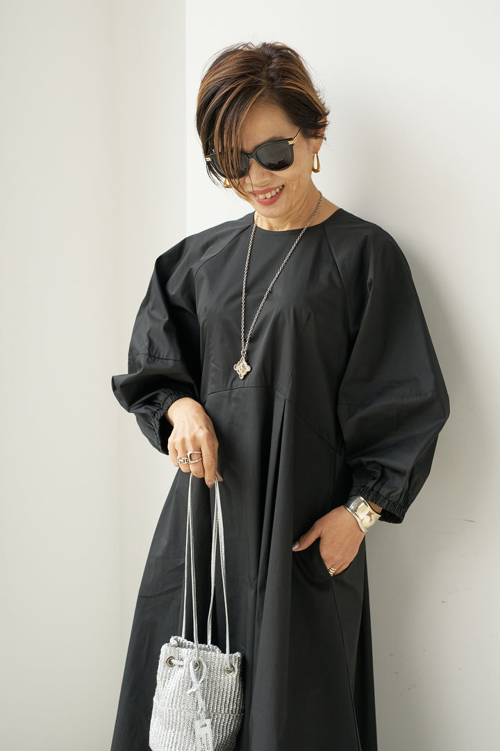 Volume sleeve dress