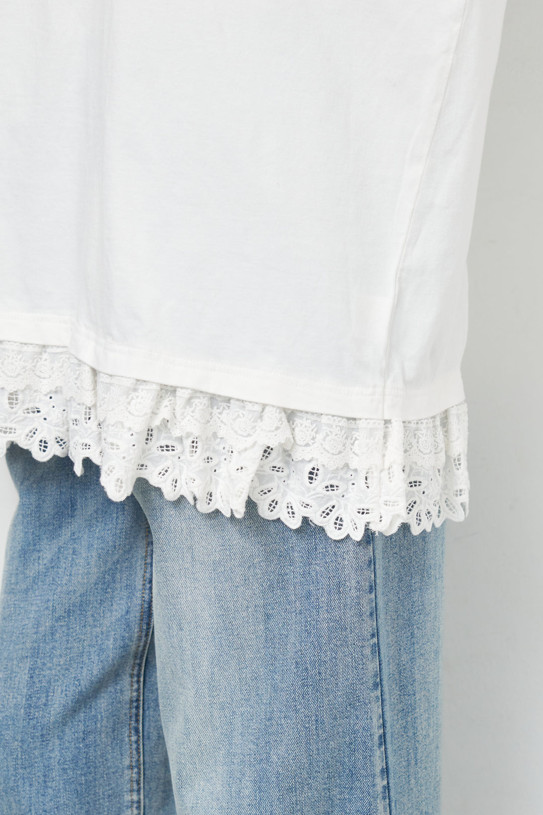 裾フリルコットンカットソー