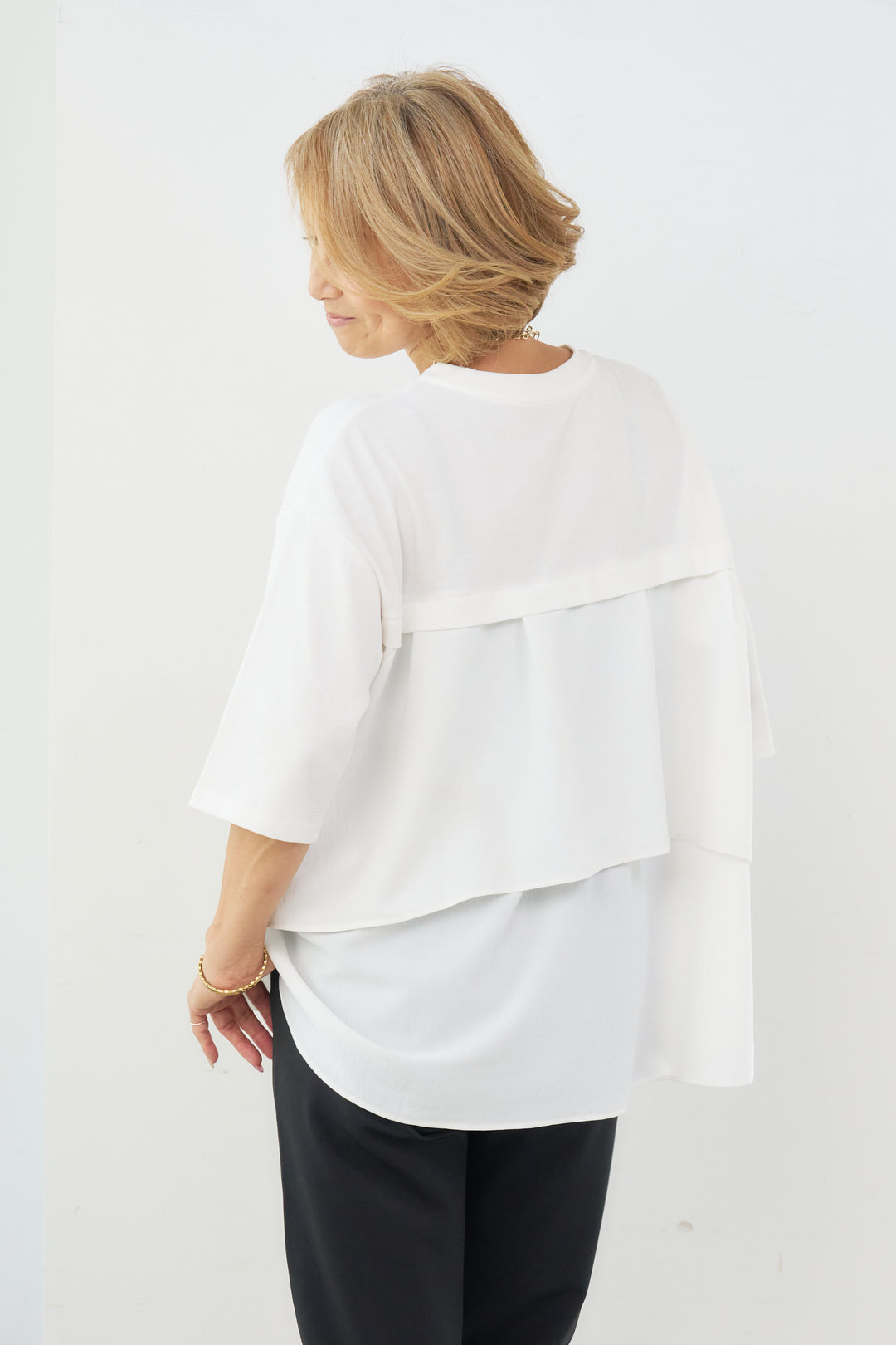 [Cool to the touch] Compact smooth back frill pullover
