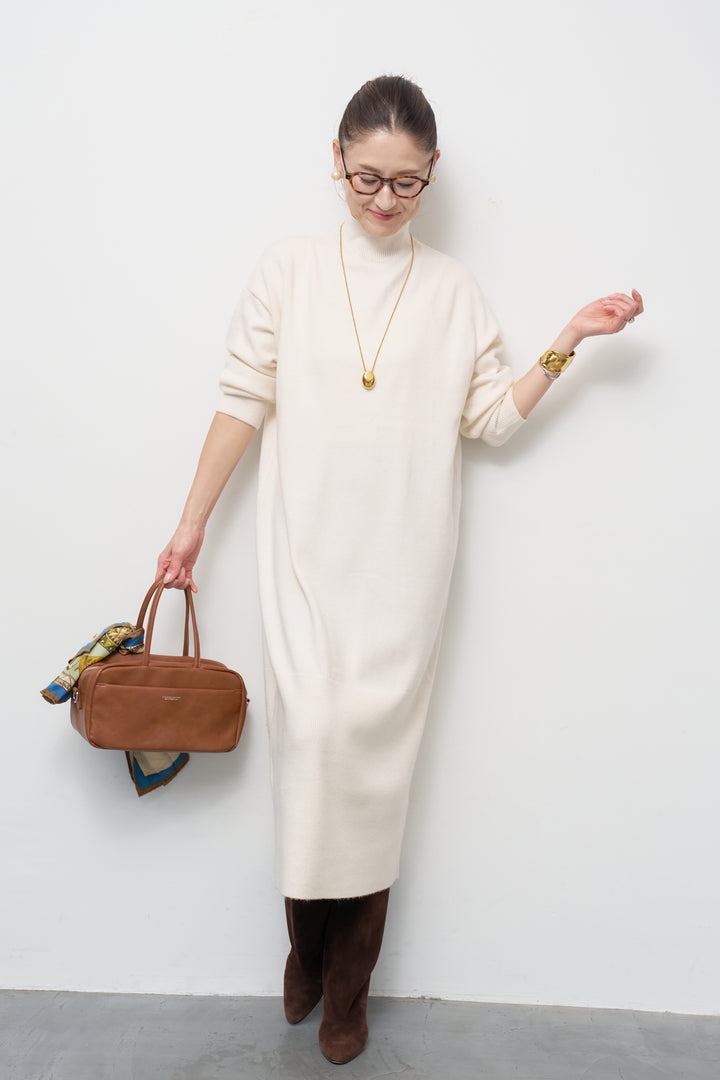 モックネックニットワンピース