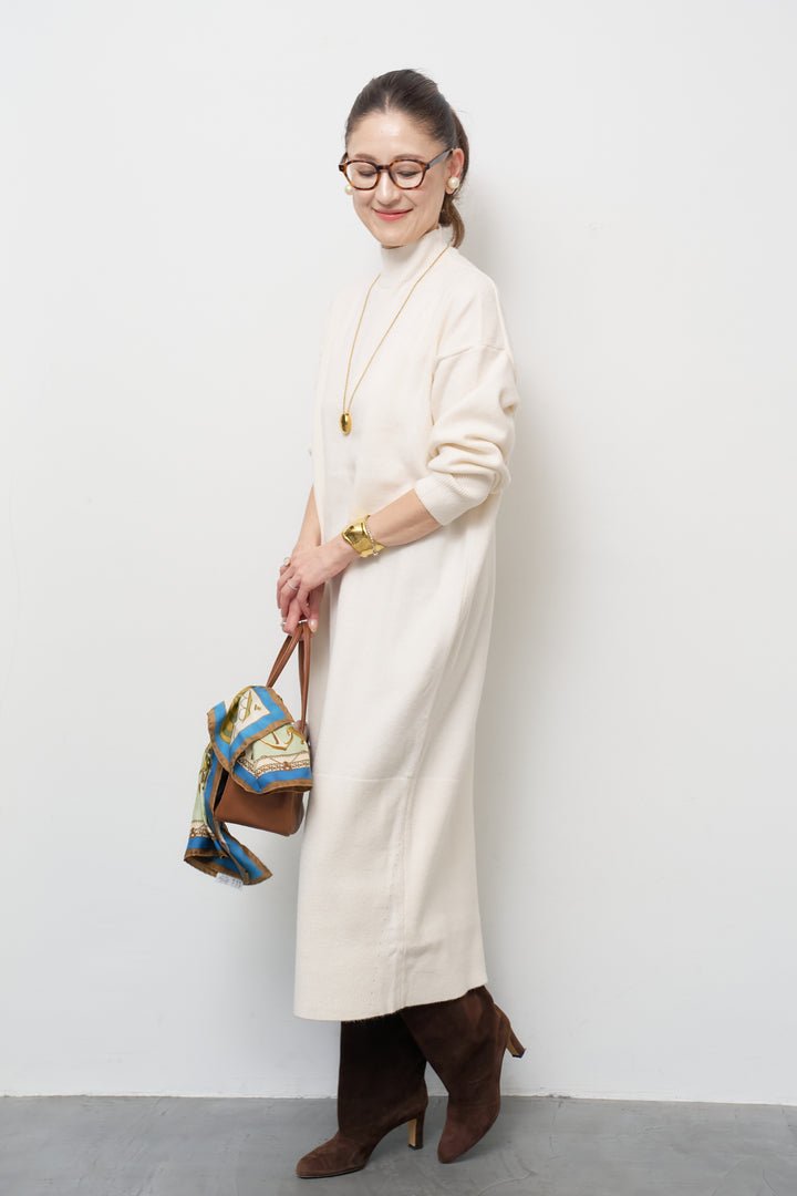 モックネックニットワンピース