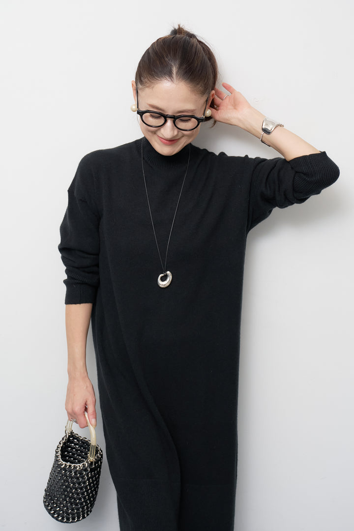 モックネックニットワンピース