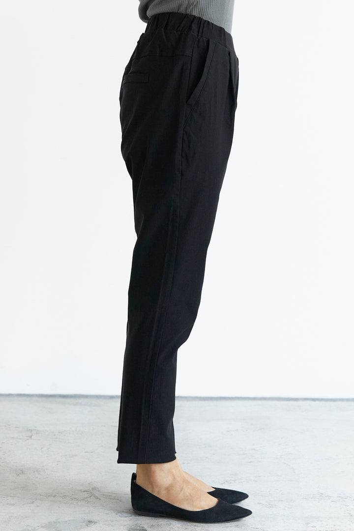 [Stretchable and anti-pilling] Beautiful looking tapered pants