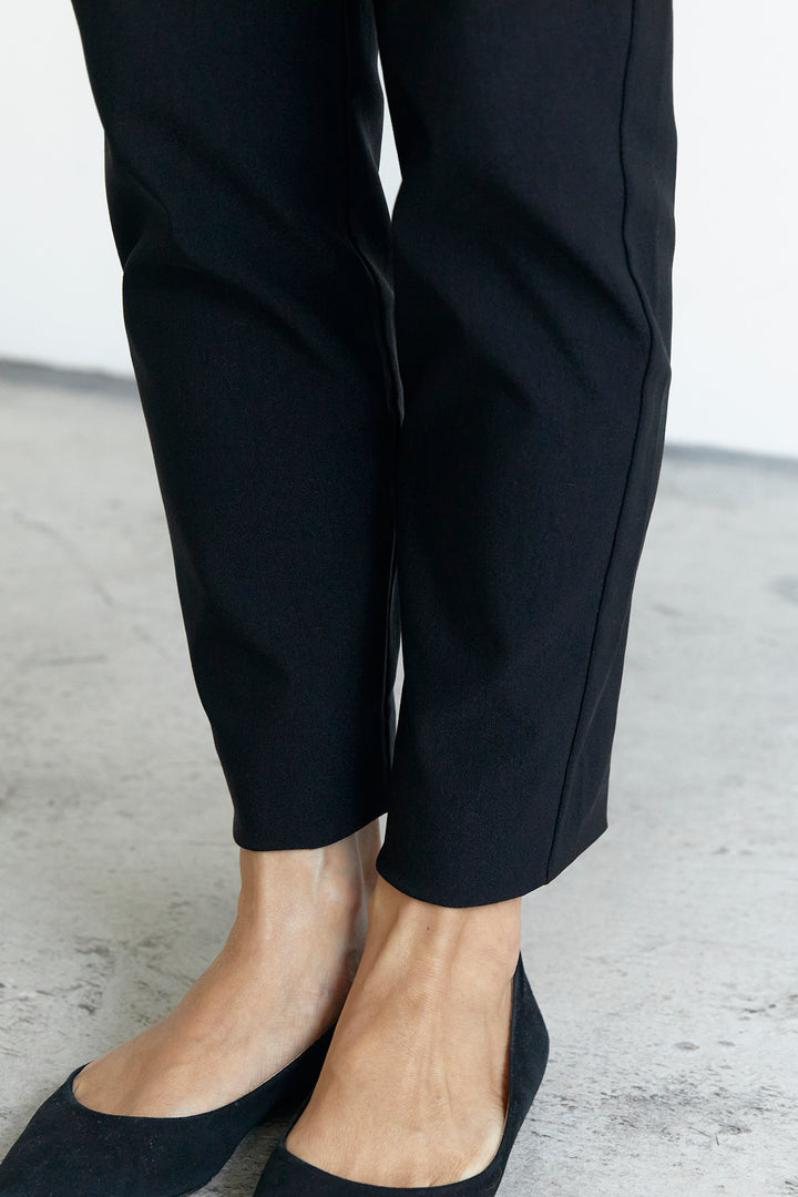 [Stretchable and anti-pilling] Beautiful looking tapered pants