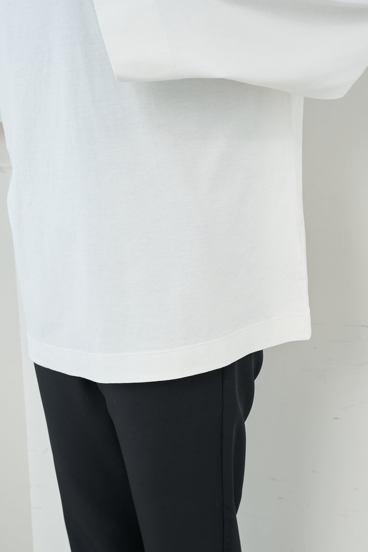 Smooth touch under sleeve design pullover