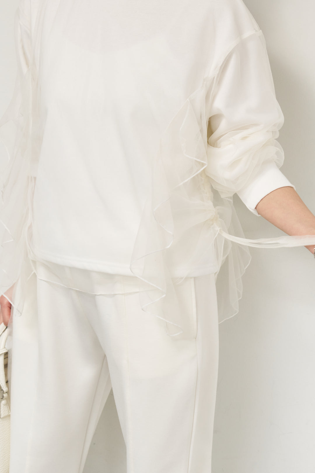 [SET]チュールレイヤード裏毛プルオーバー+ライトダンボールジョガーパンツ(2set)