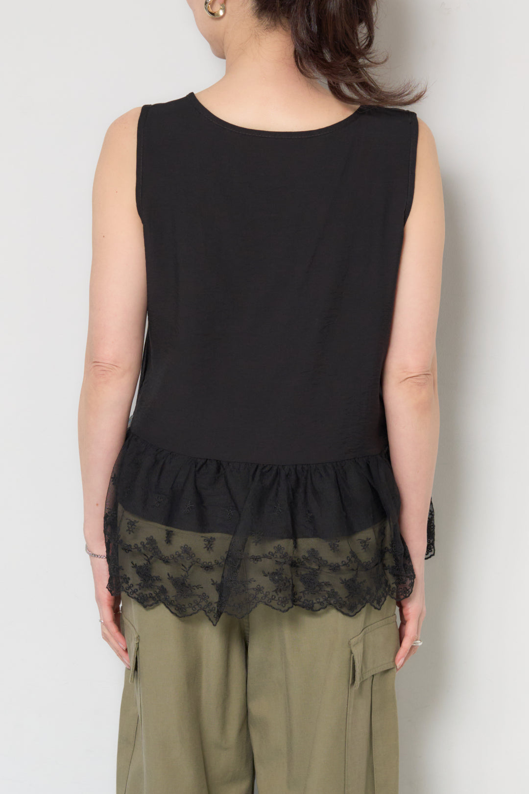 裾レース切替ノースリーブトップス