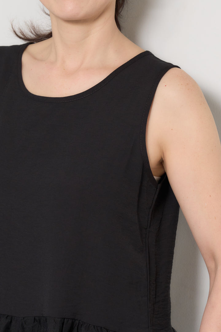 裾レース切替ノースリーブトップス