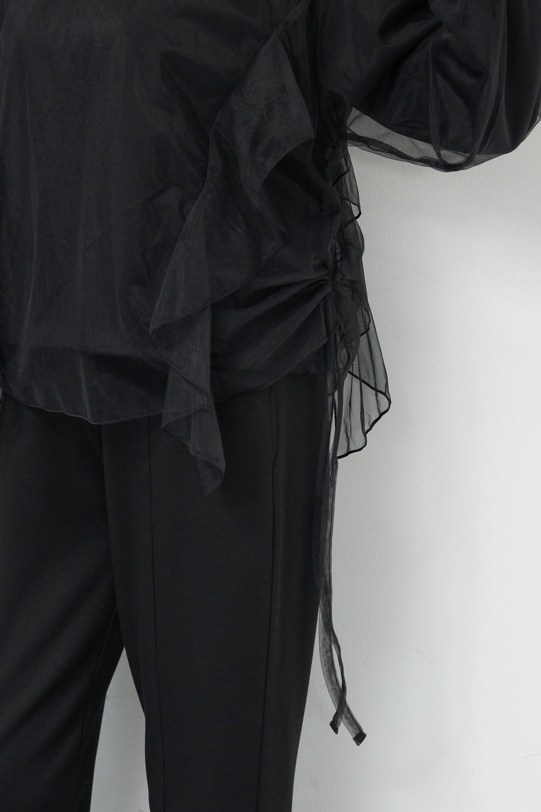 [SET]チュールレイヤード裏毛プルオーバー+ライトダンボールジョガーパンツ(2set)