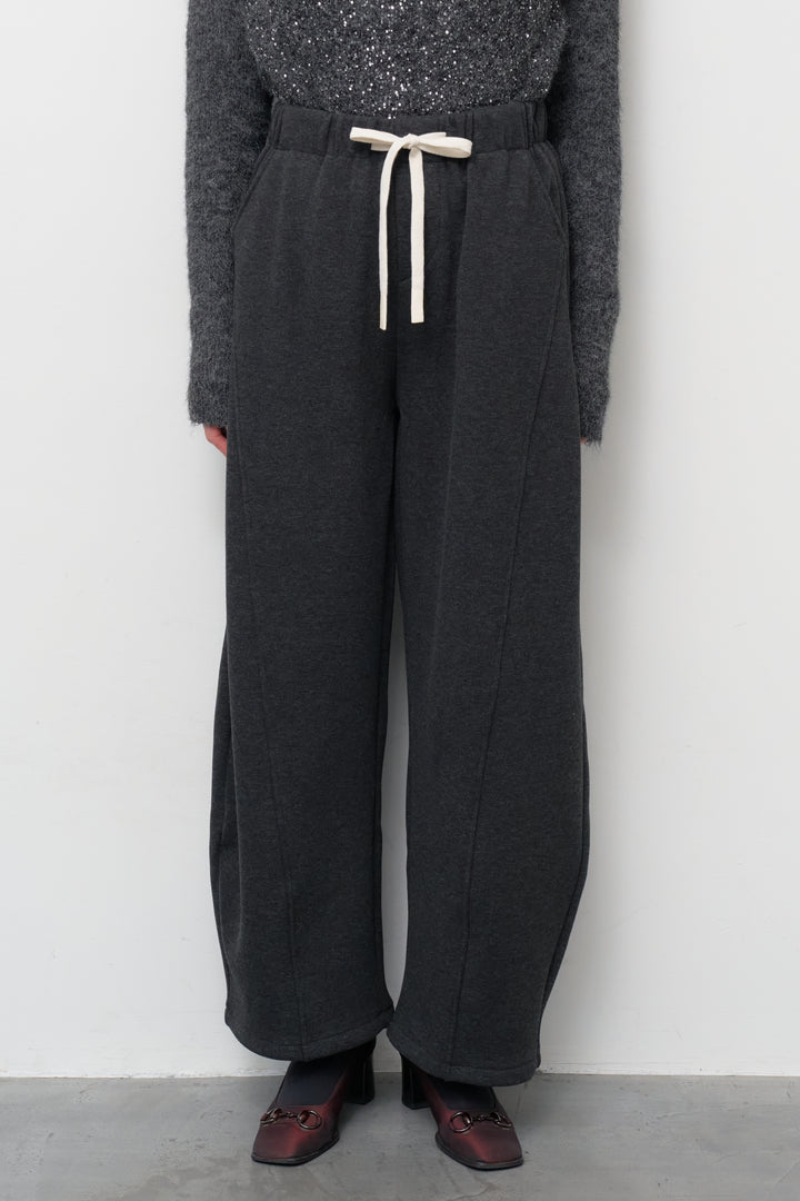 裏起毛コクーンパンツ