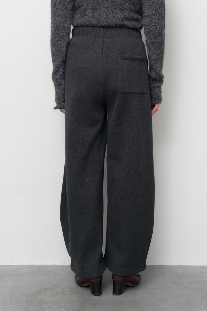 裏起毛コクーンパンツ