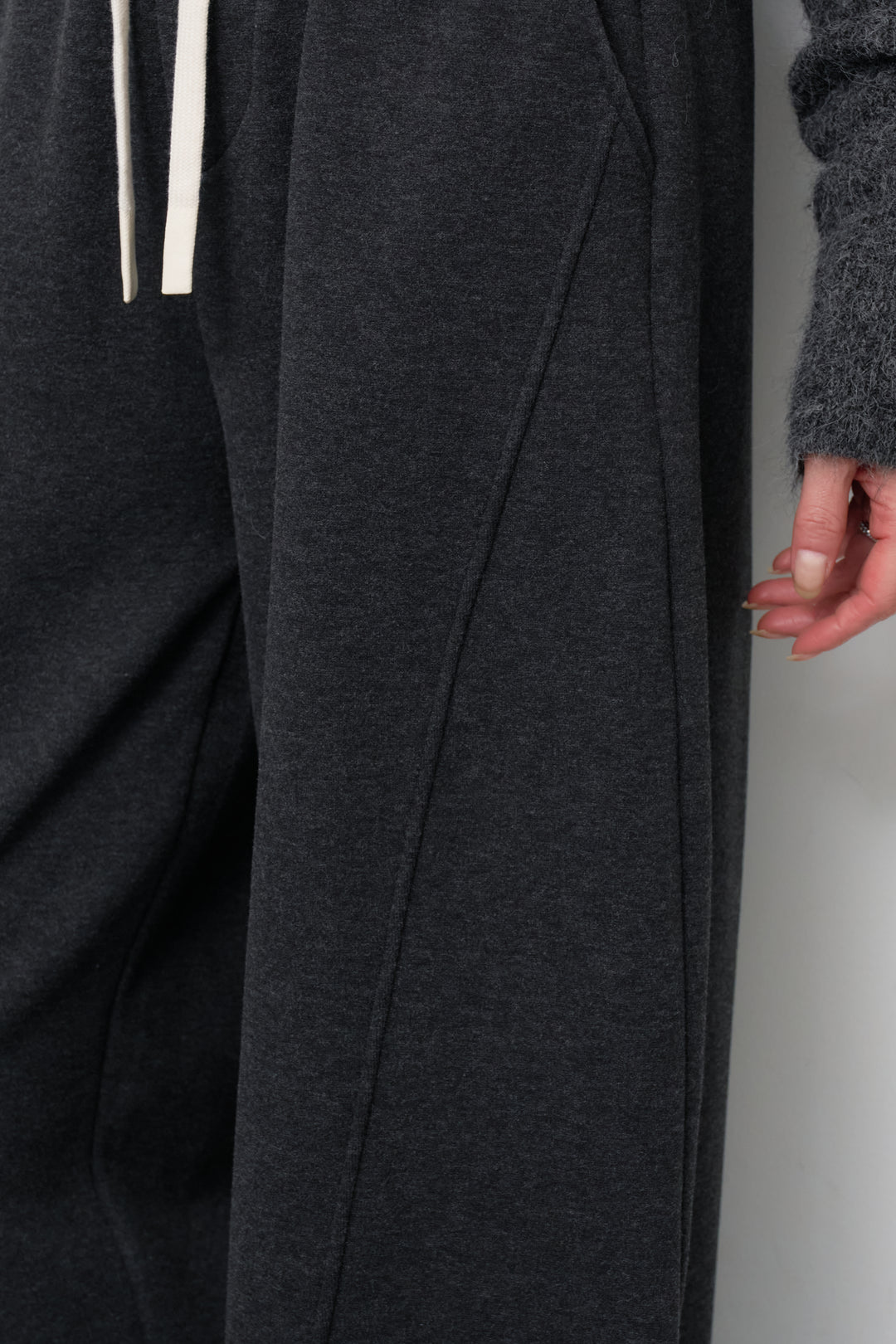 裏起毛コクーンパンツ