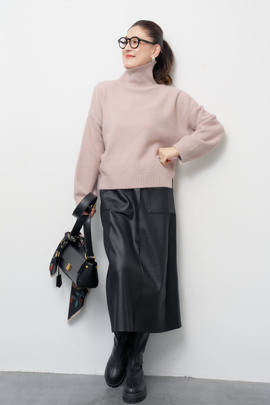 ミニマルハイゲージタートルニット