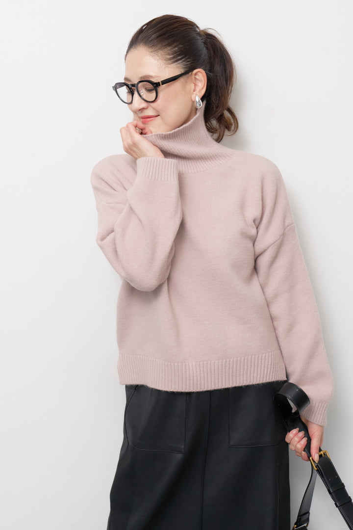 ミニマルハイゲージタートルニット