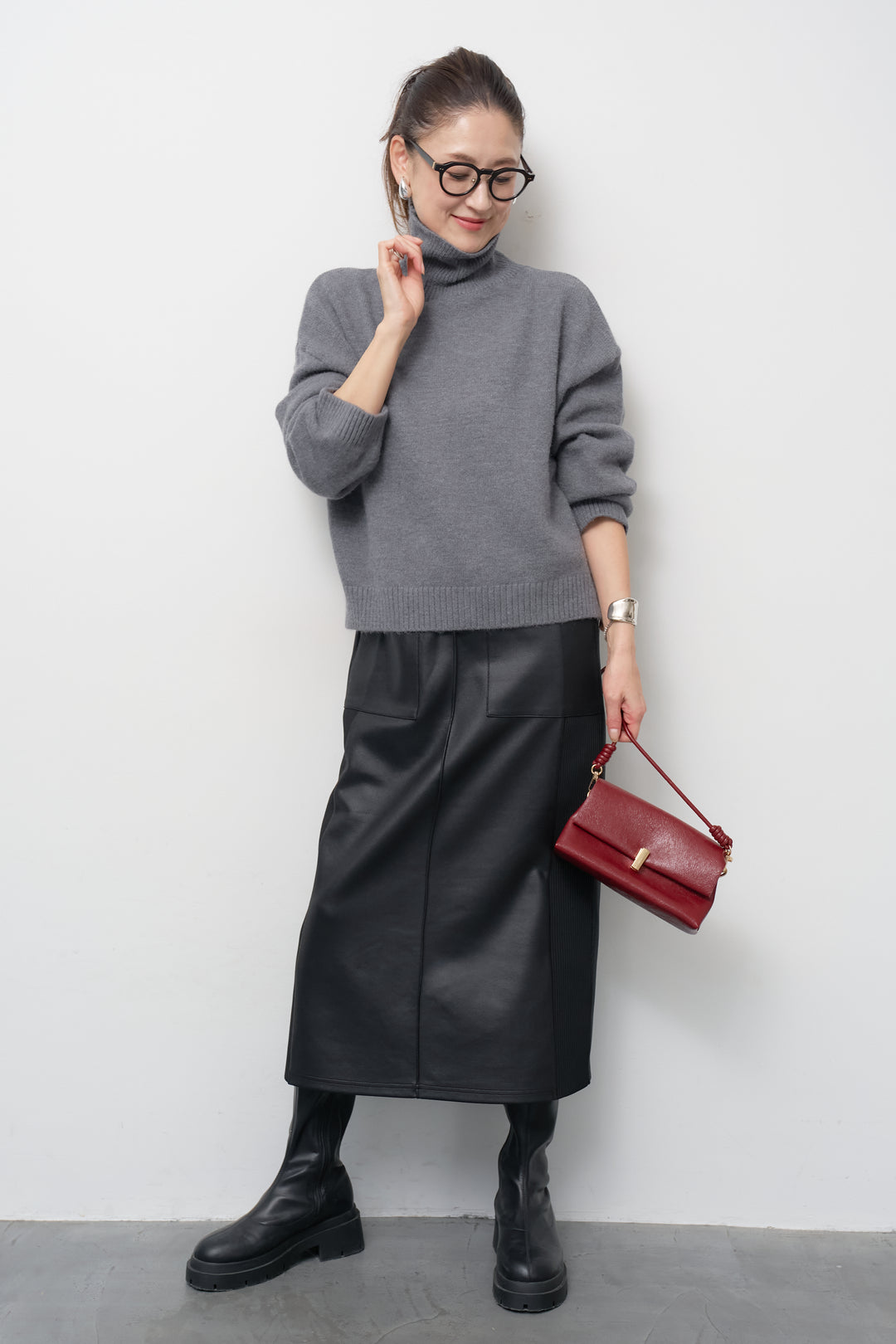 ミニマルハイゲージタートルニット