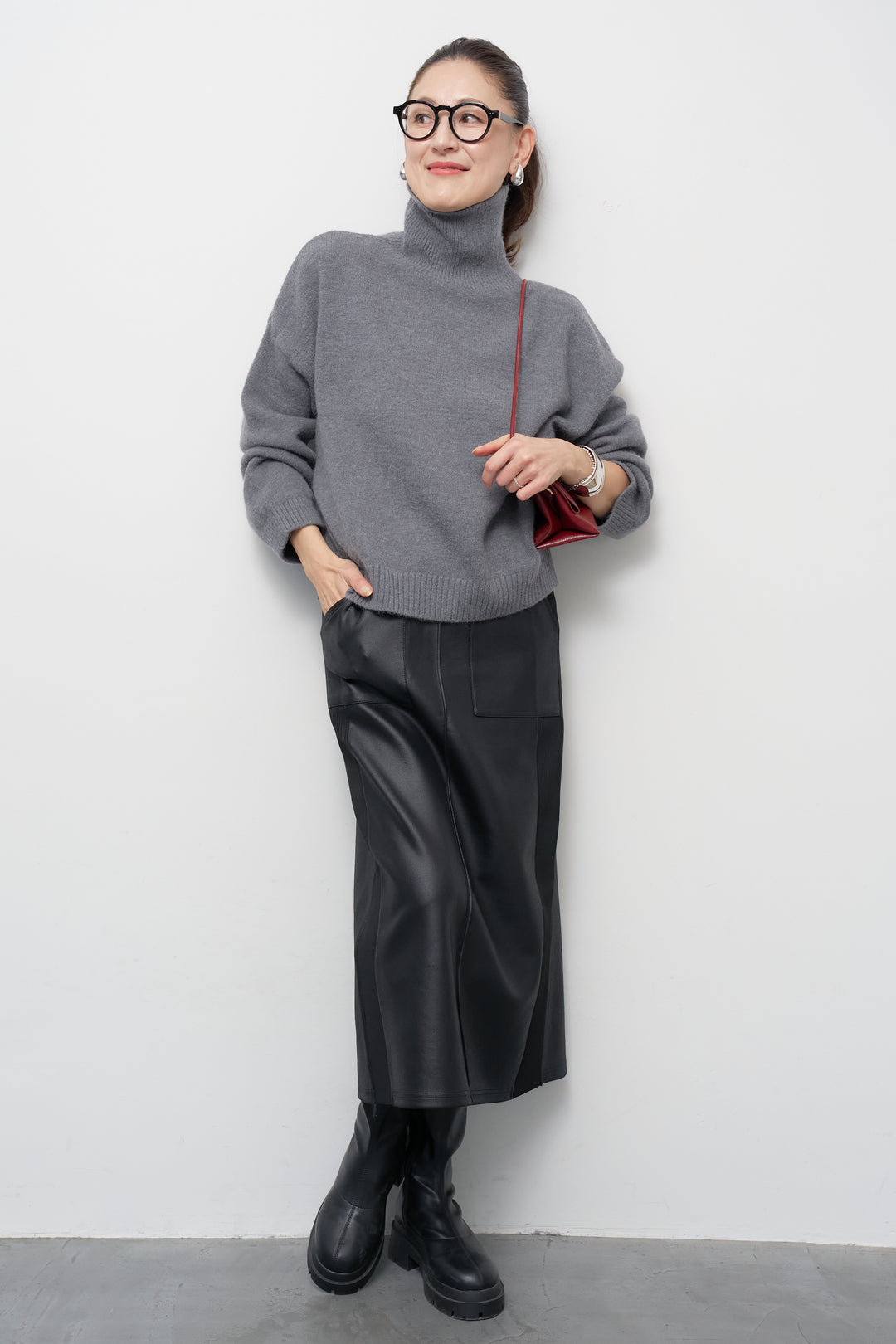 ミニマルハイゲージタートルニット