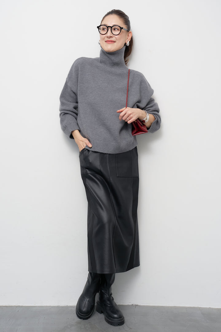 ミニマルハイゲージタートルニット