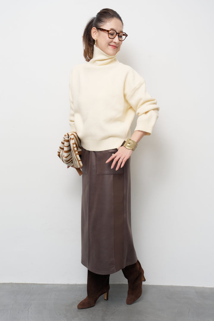 ミニマルハイゲージタートルニット