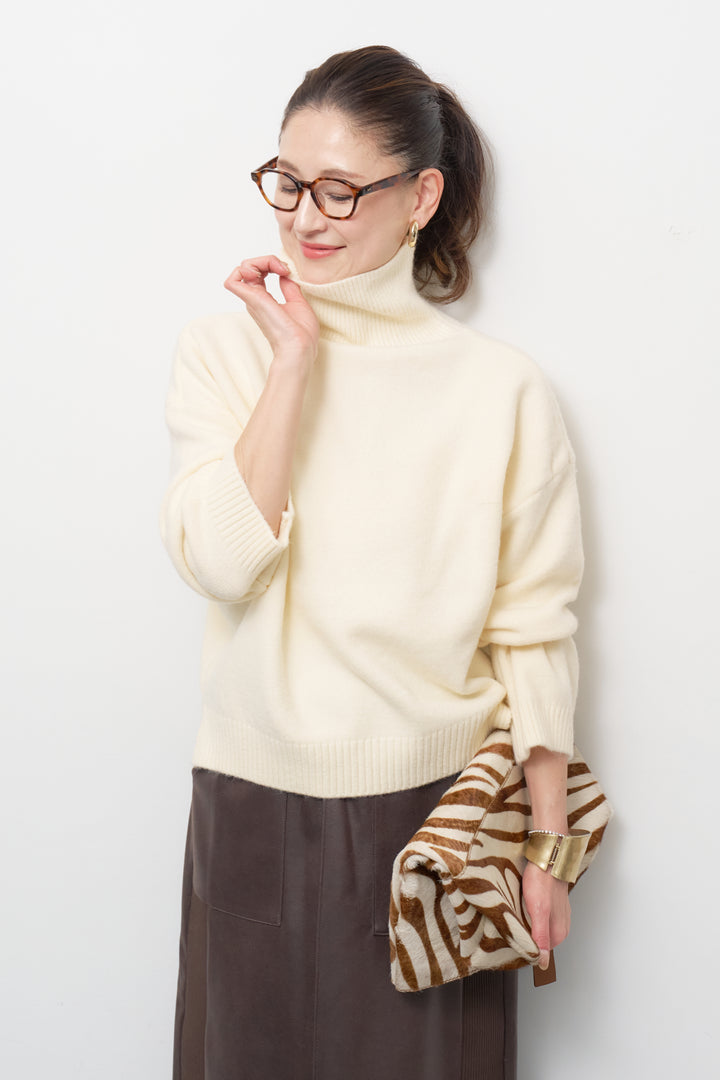 ミニマルハイゲージタートルニット