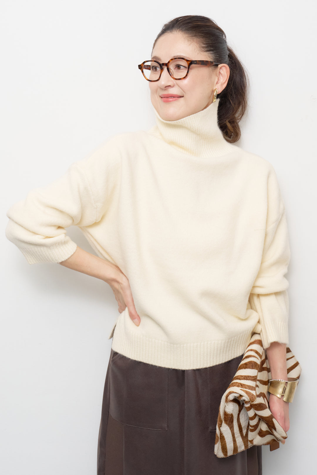 ミニマルハイゲージタートルニット