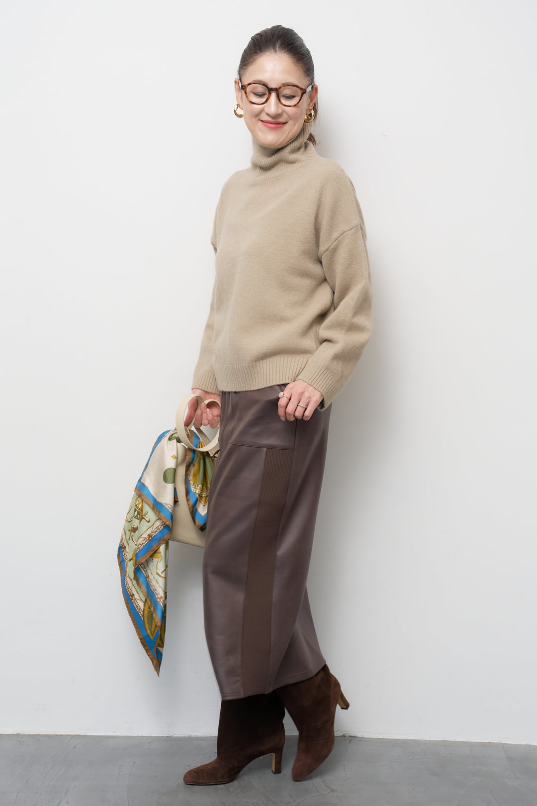 ミニマルハイゲージタートルニット