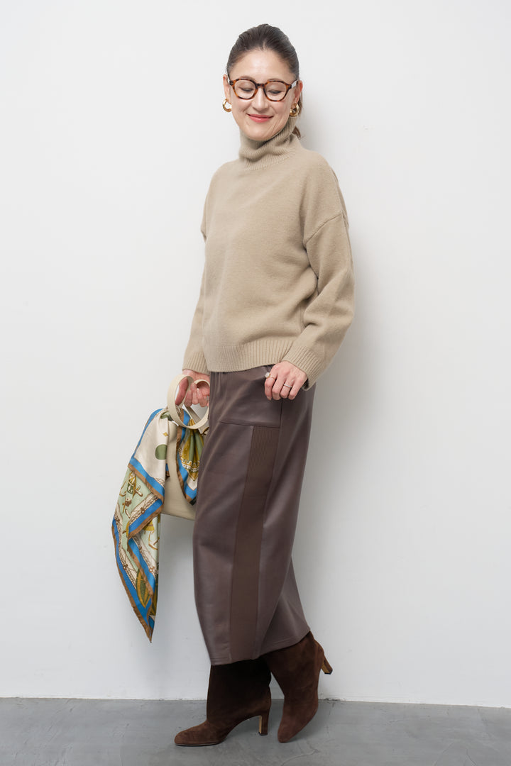 ミニマルハイゲージタートルニット