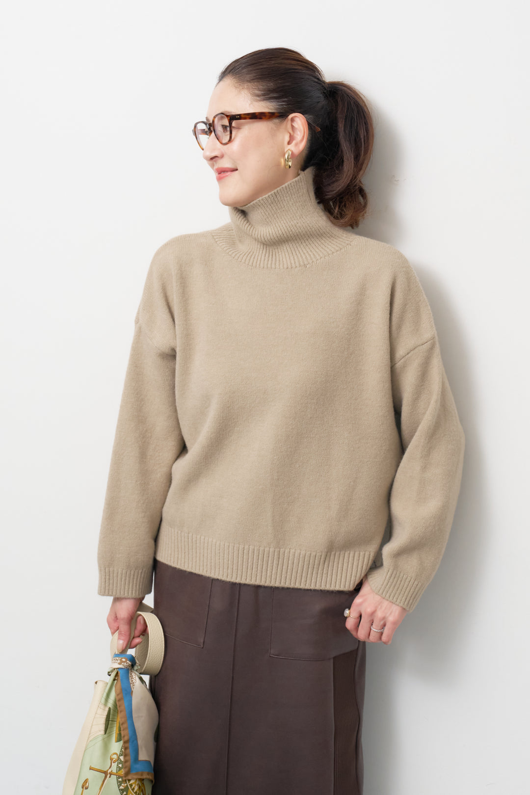 ミニマルハイゲージタートルニット