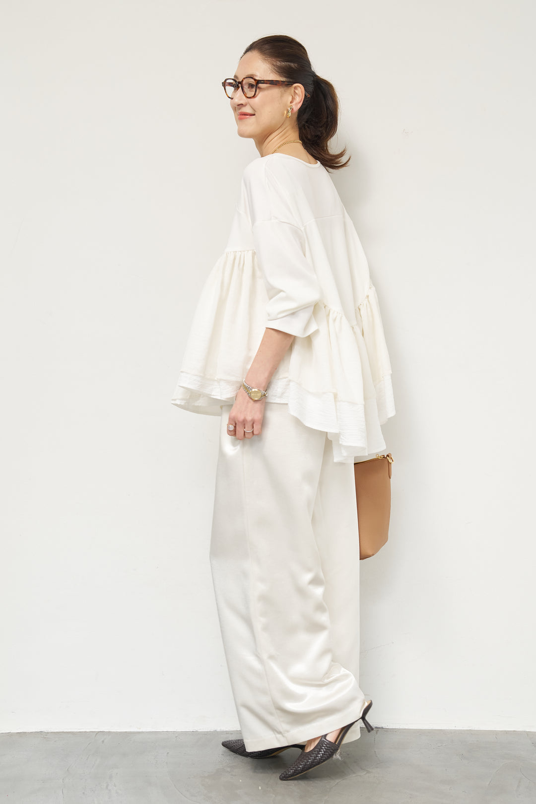 サテンワイドパンツ