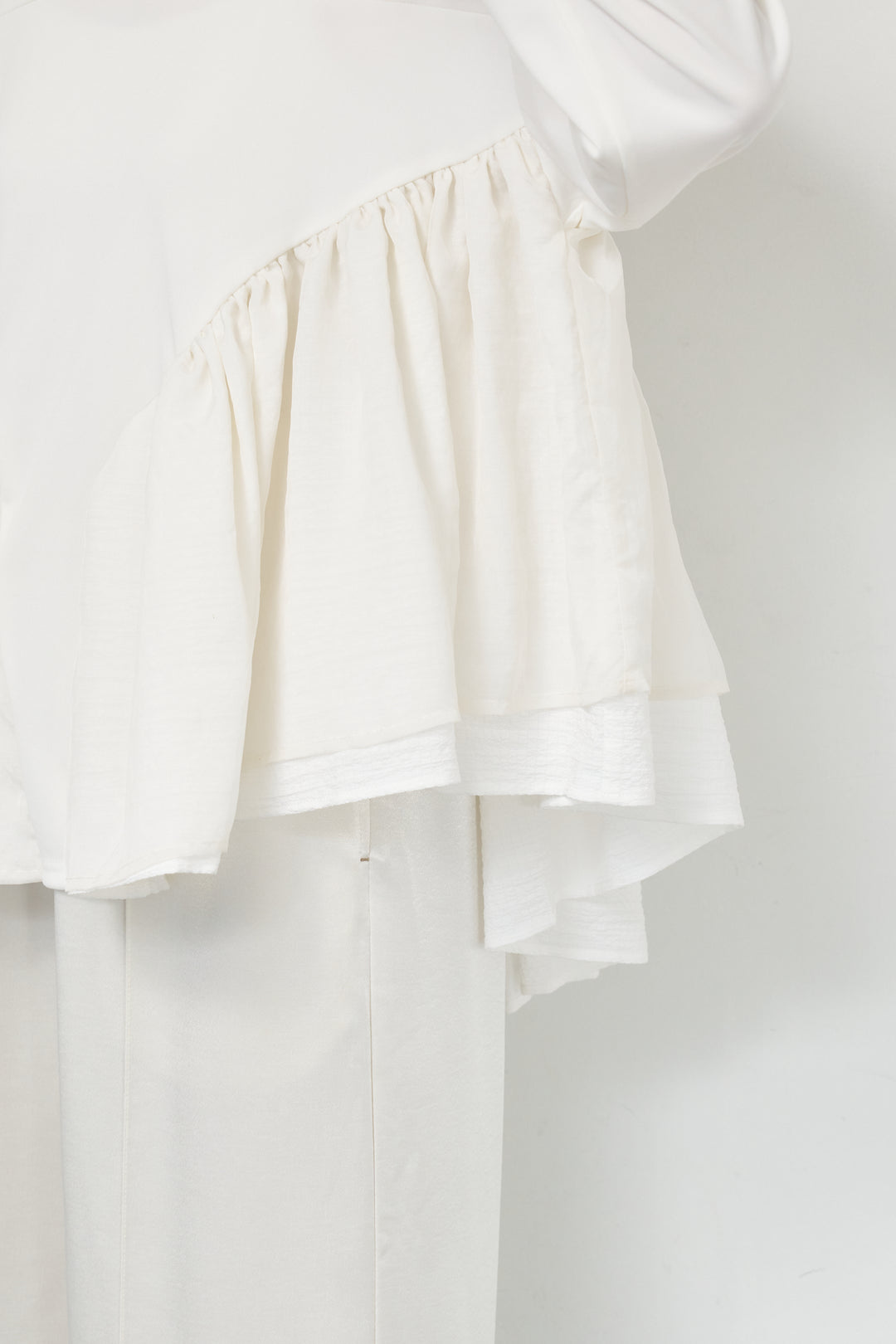 フリルテールプルオーバー