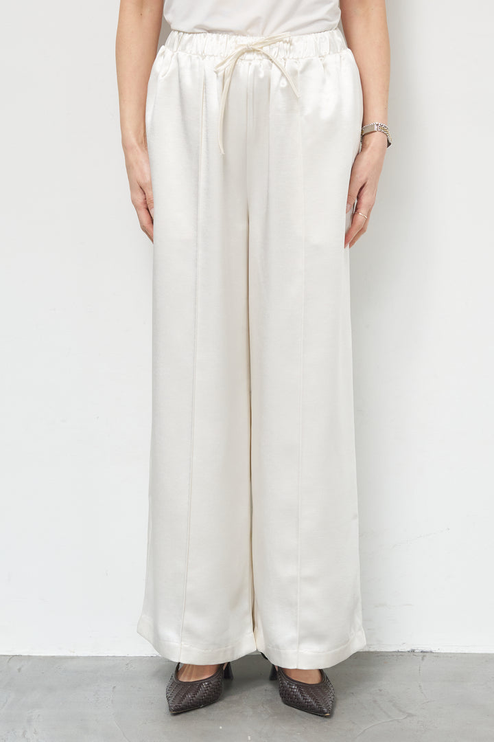 サテンワイドパンツ