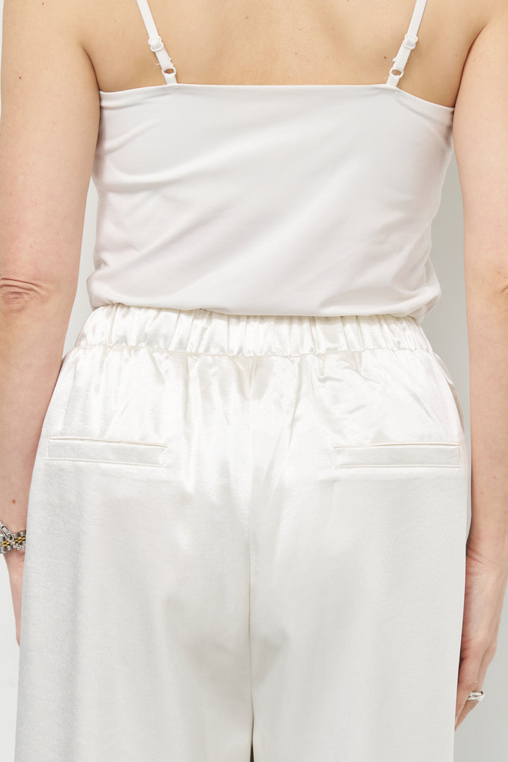 サテンワイドパンツ