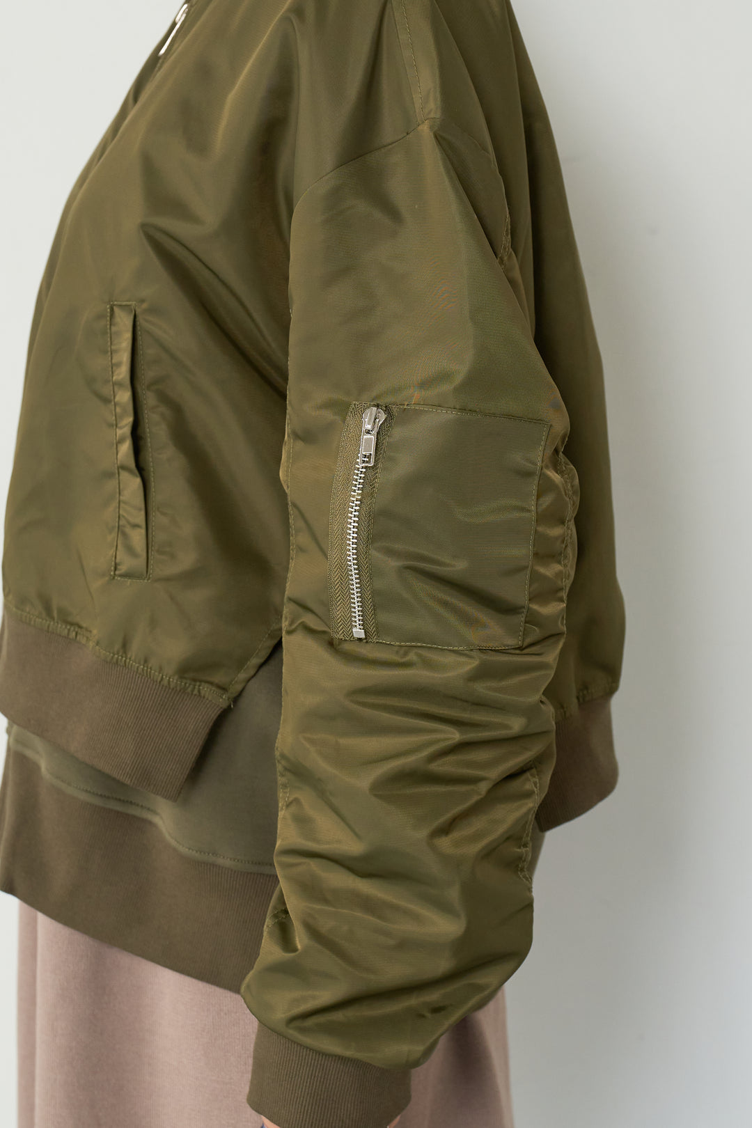 レイヤードデザインMA-1ブルゾン