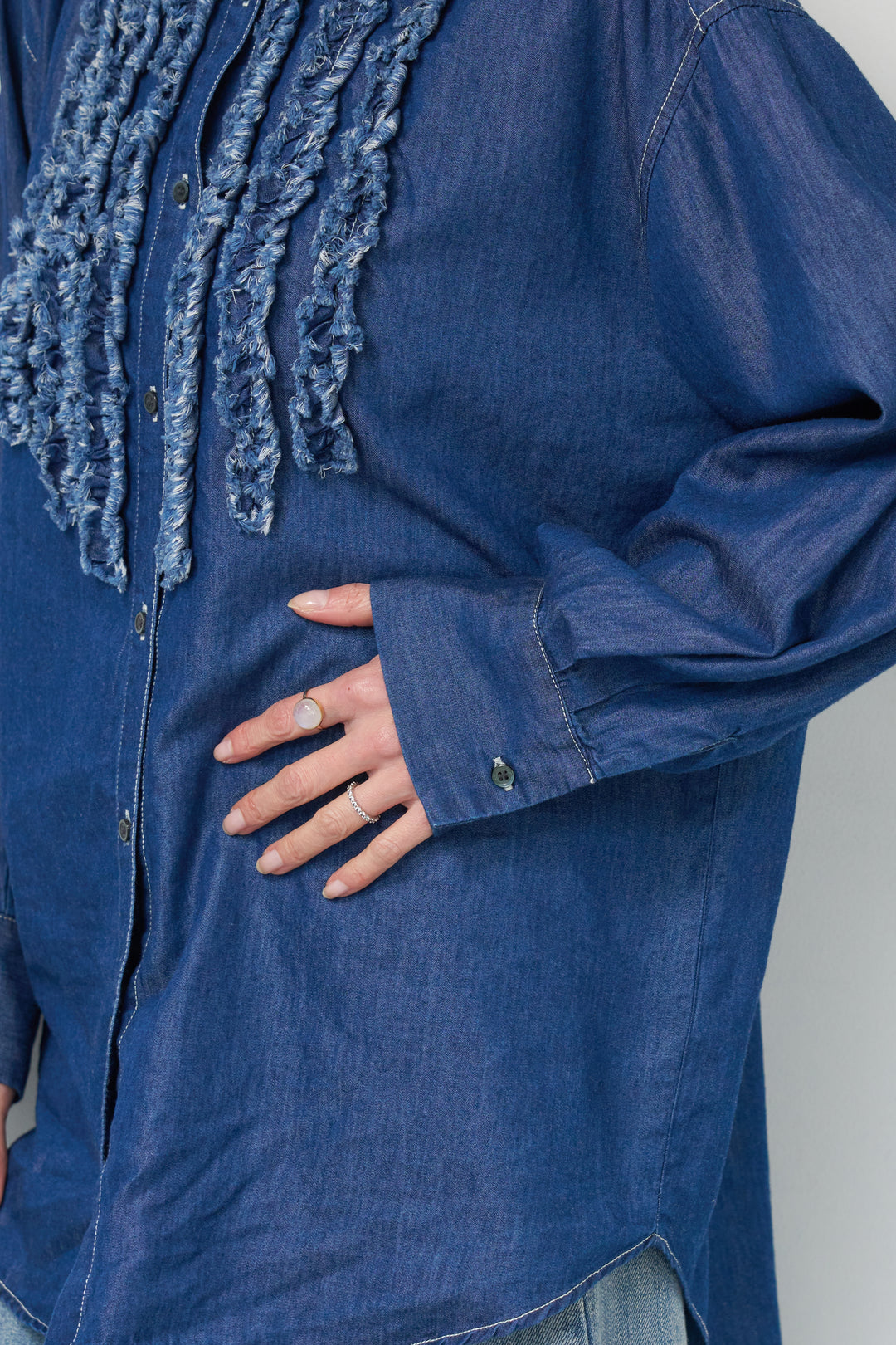 ラッフルフリルシャツ