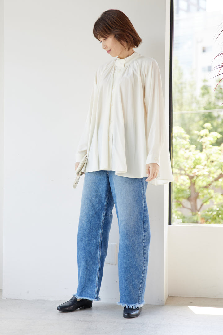 Gathered stand-up neck blouse