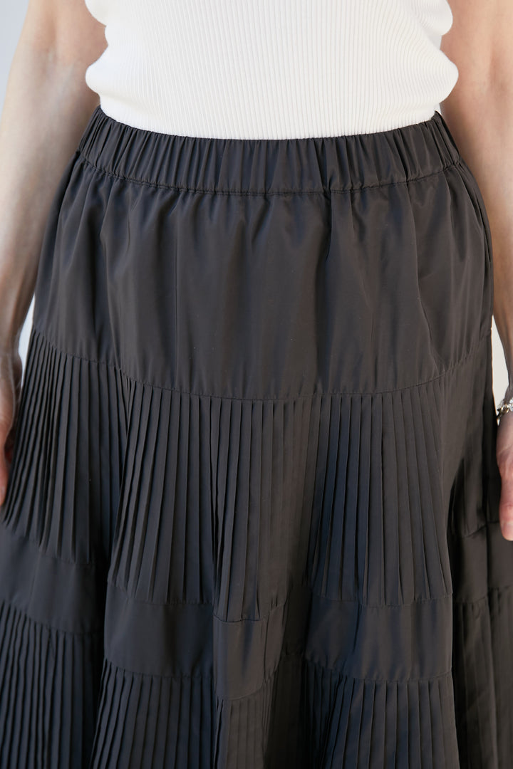 Pleated tiered skirt