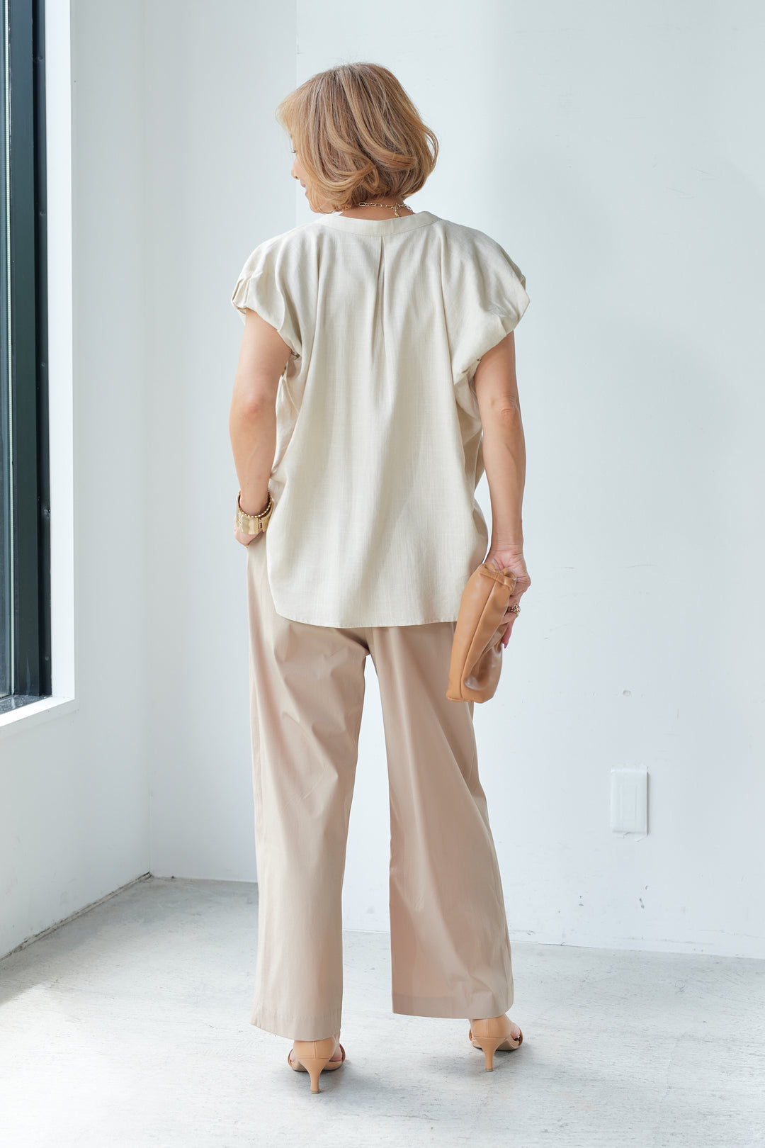 [UV protection/cool to the touch] Light linen puff sleeve blouse