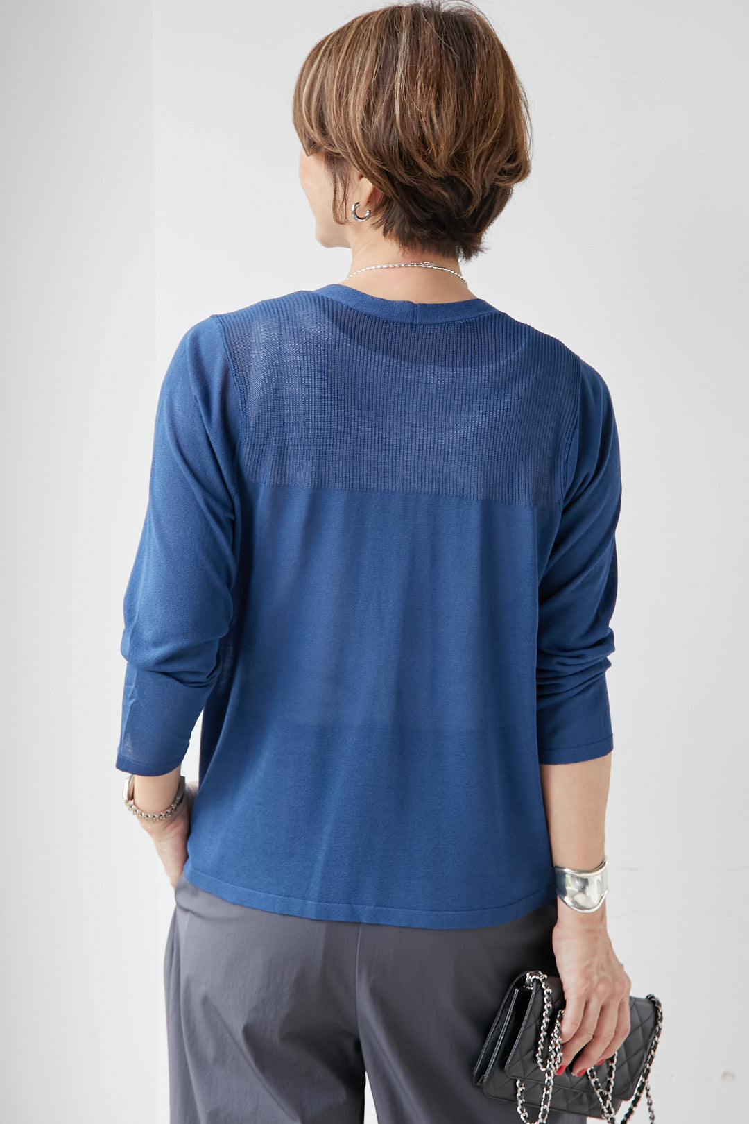 [Cool to the touch/UV protection] Cool viscose yoke switching cardigan