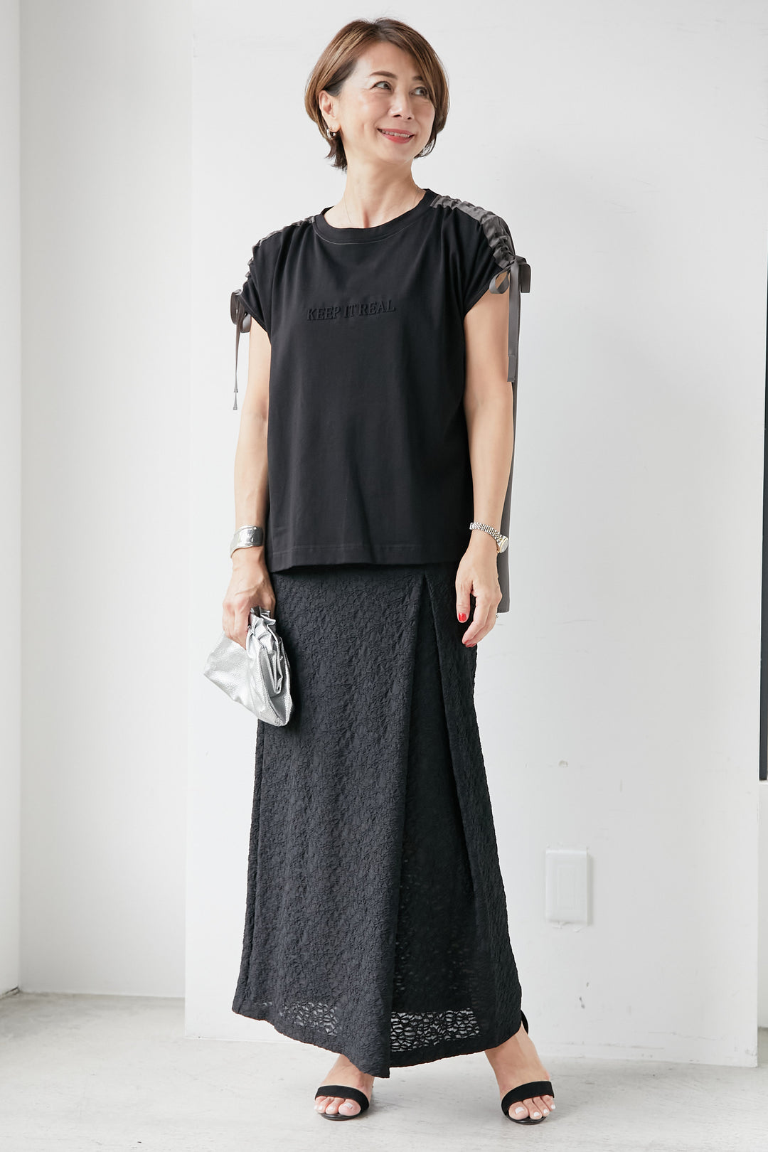[SET] Shoulder gathered design logo cut and sew + cut jacquard box tuck skirt (2set)