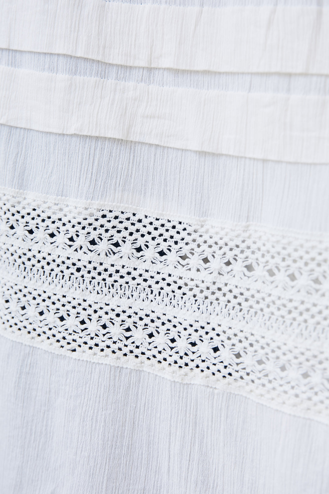 棉质绉纱 x 蕾丝法式袖连衣裙