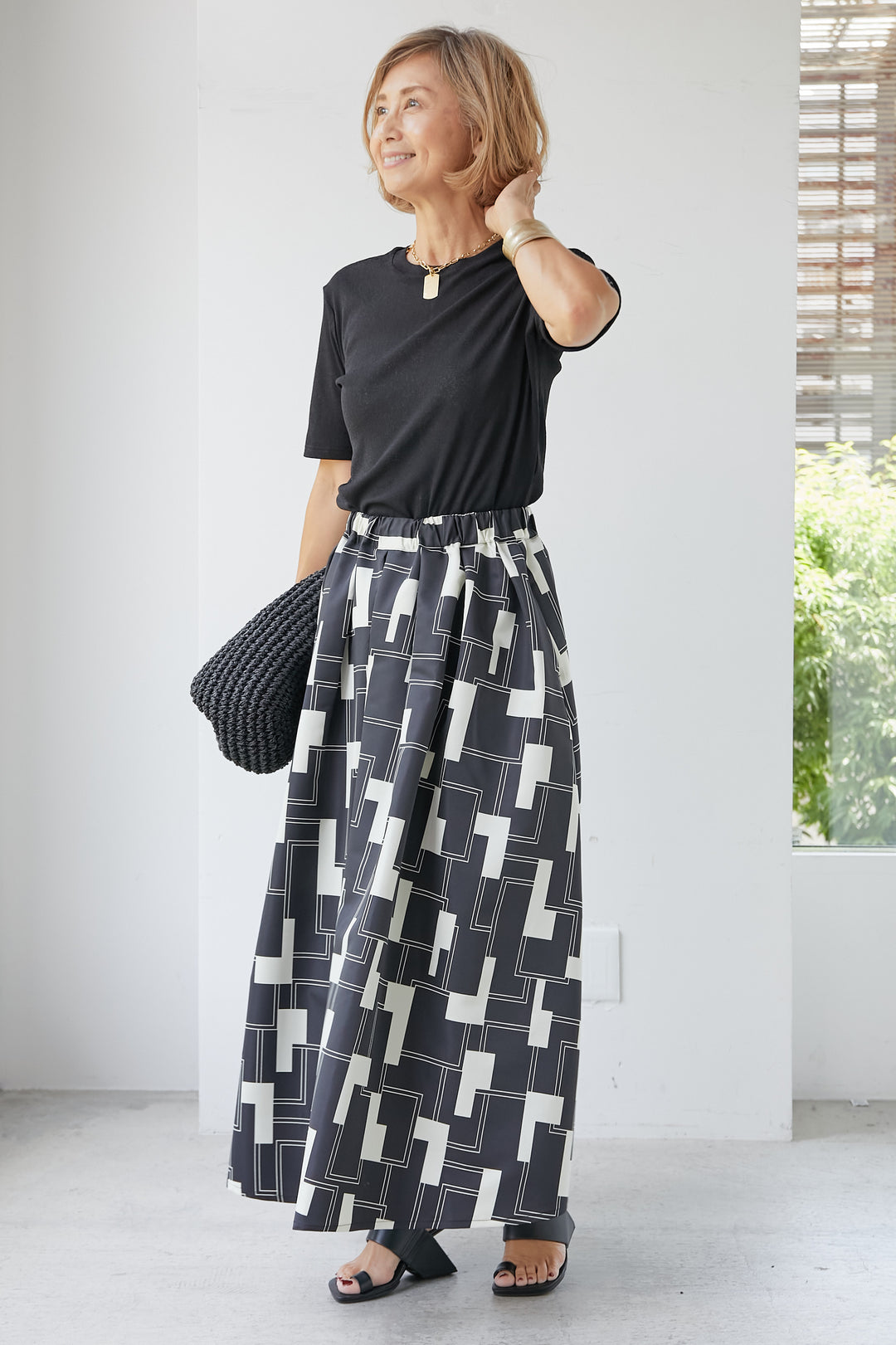 [SET] Dry touch crew neck top + monotone geometric pattern tuck skirt (2set)