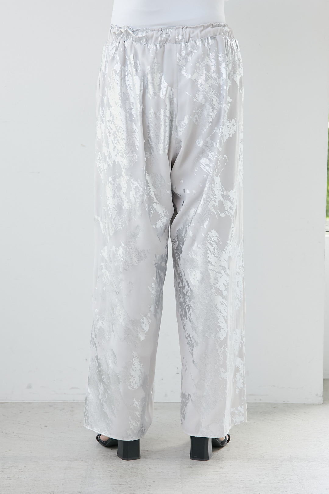 Foil print georgette wide pants