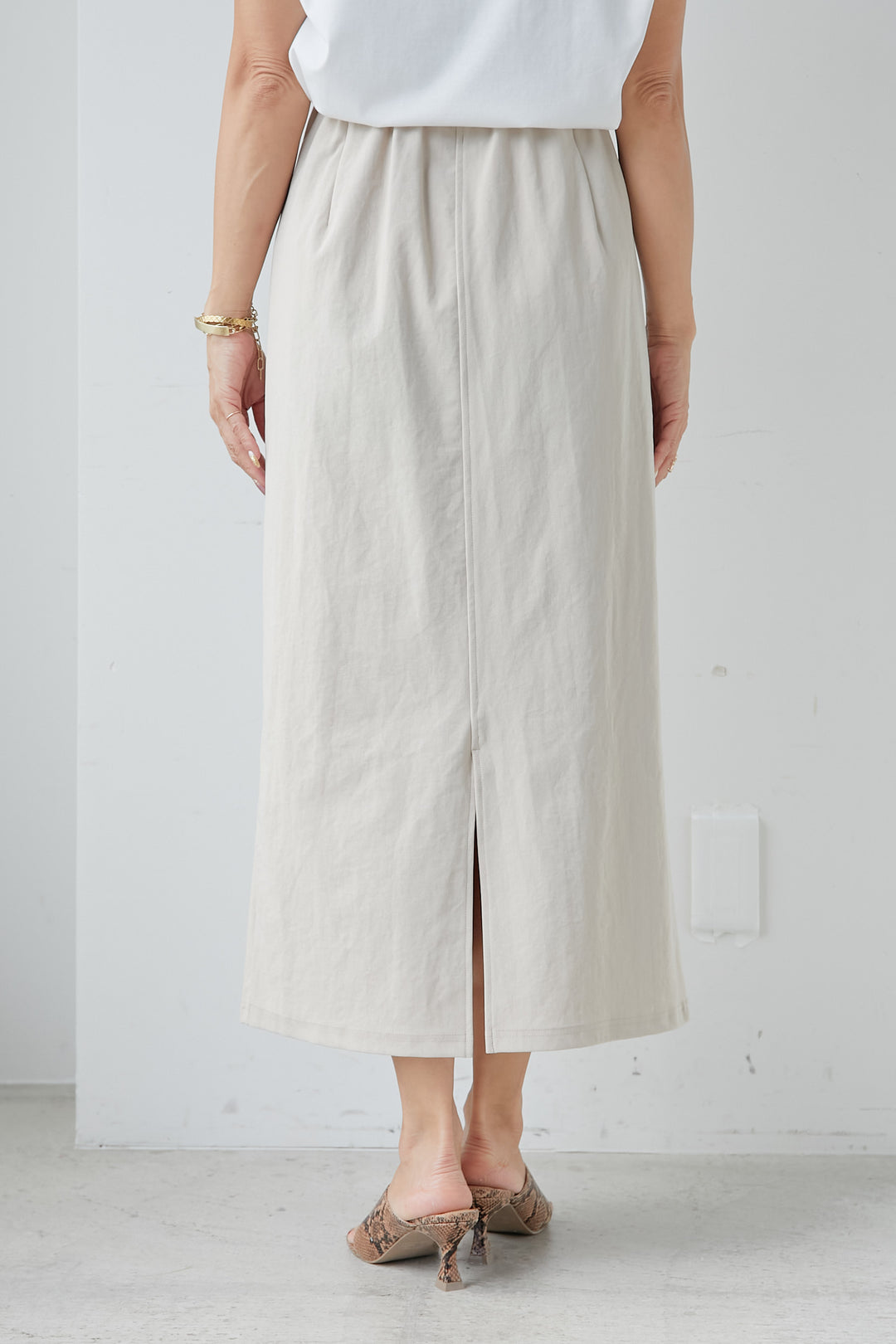 [Cool to the touch, water repellent] Waist tuck skirt