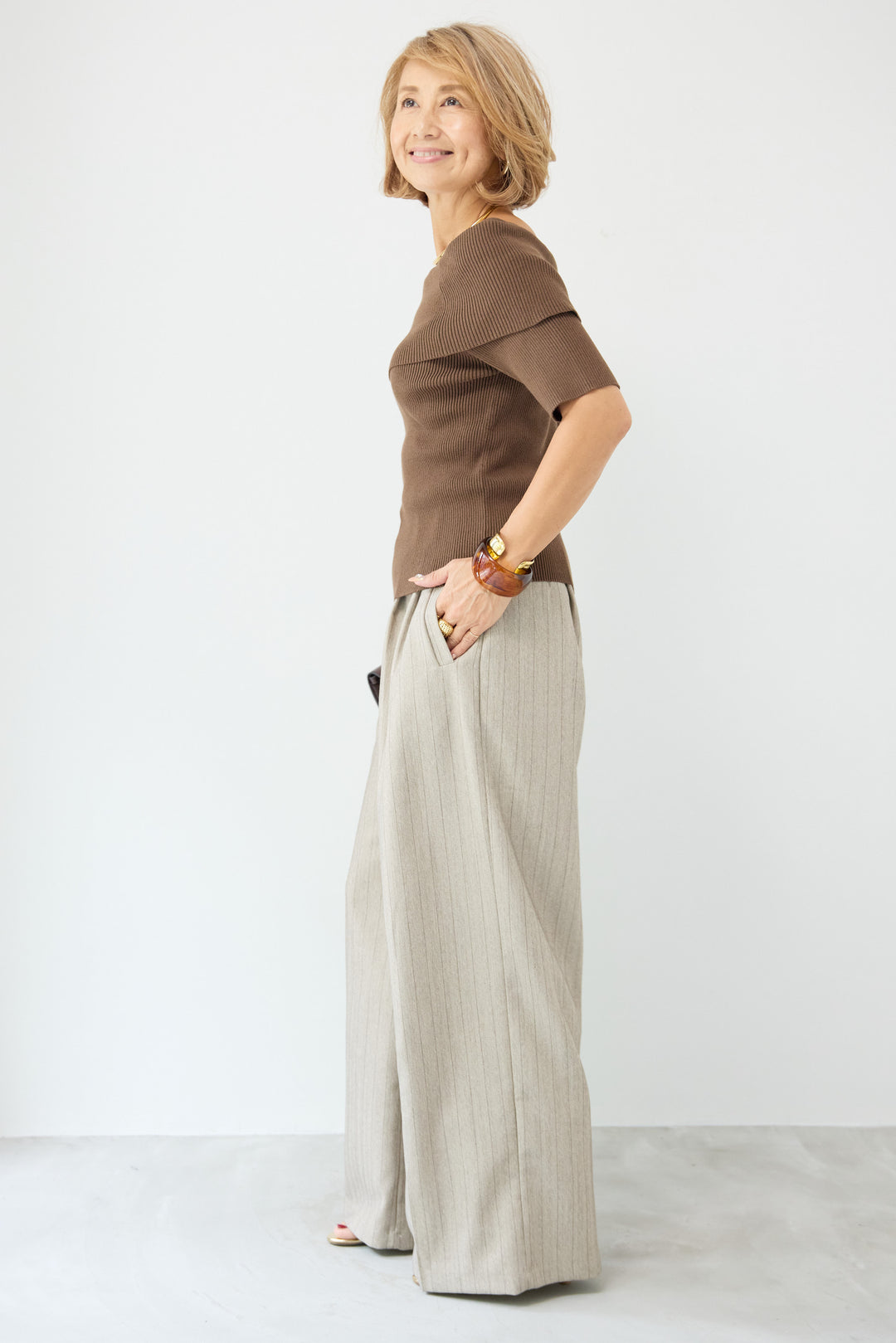 オフショルリブニット