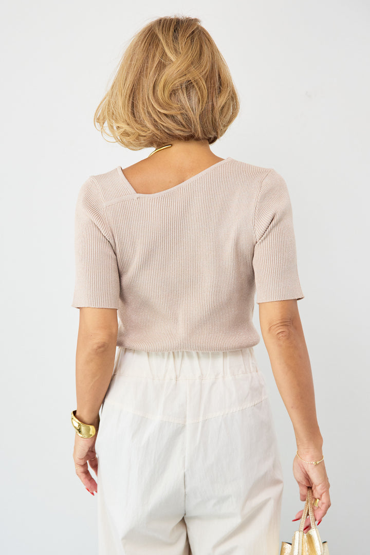 アシメネックリブニット