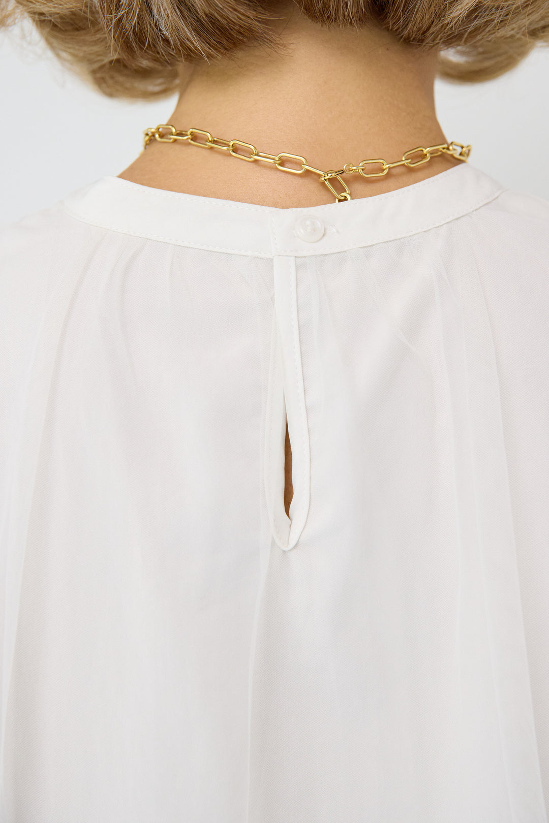 チュールレイヤードブラウス