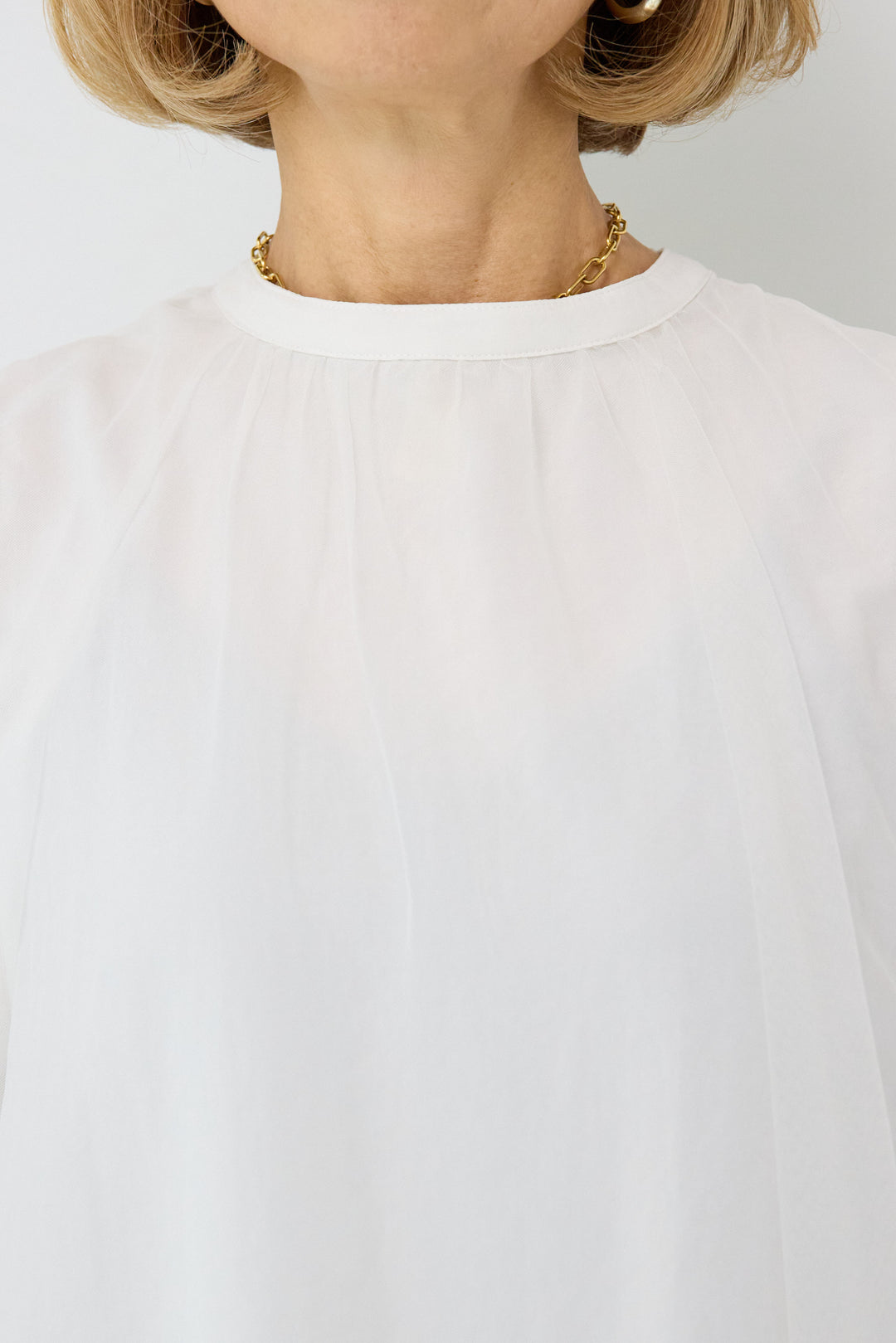 チュールレイヤードブラウス