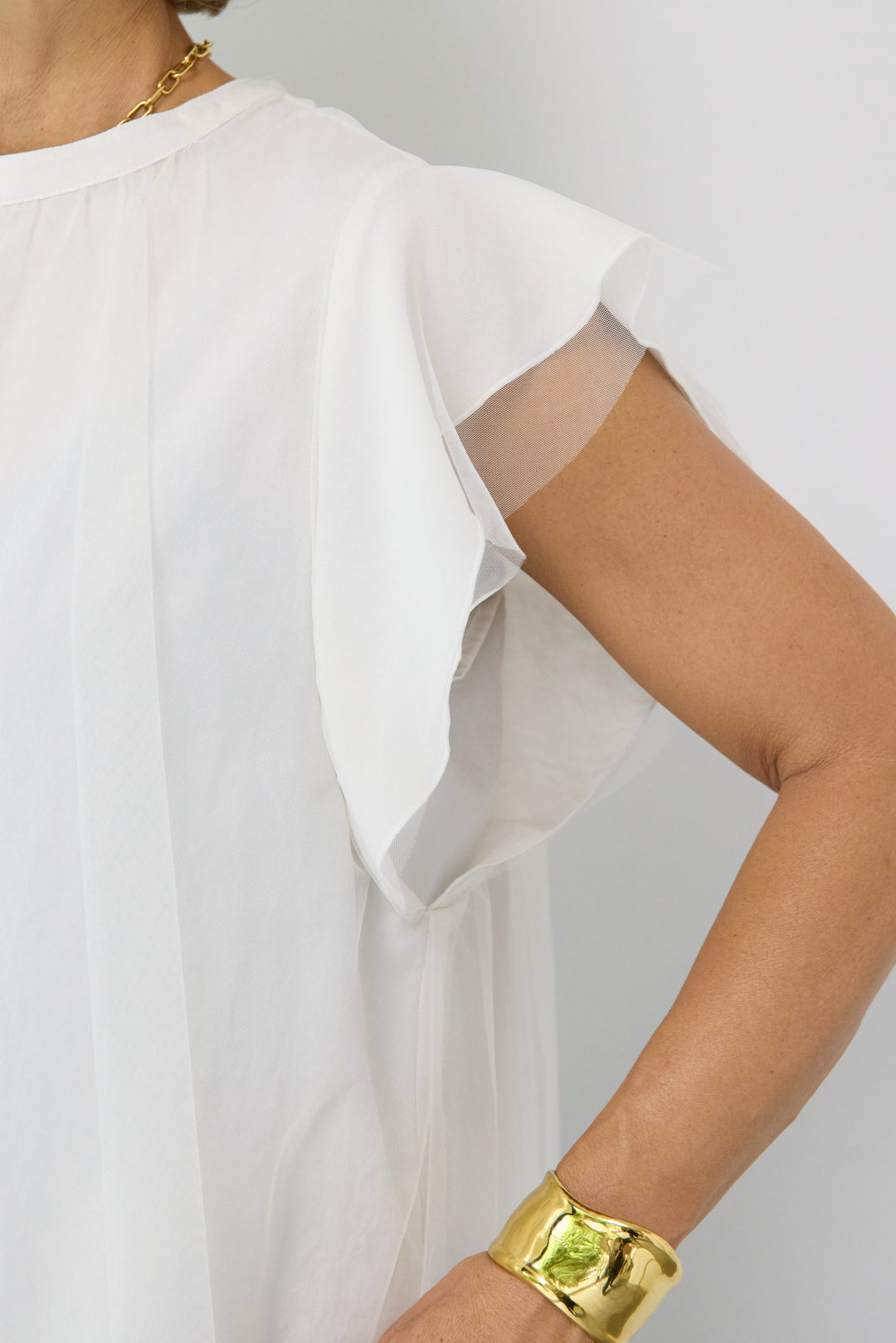 チュールレイヤードブラウス