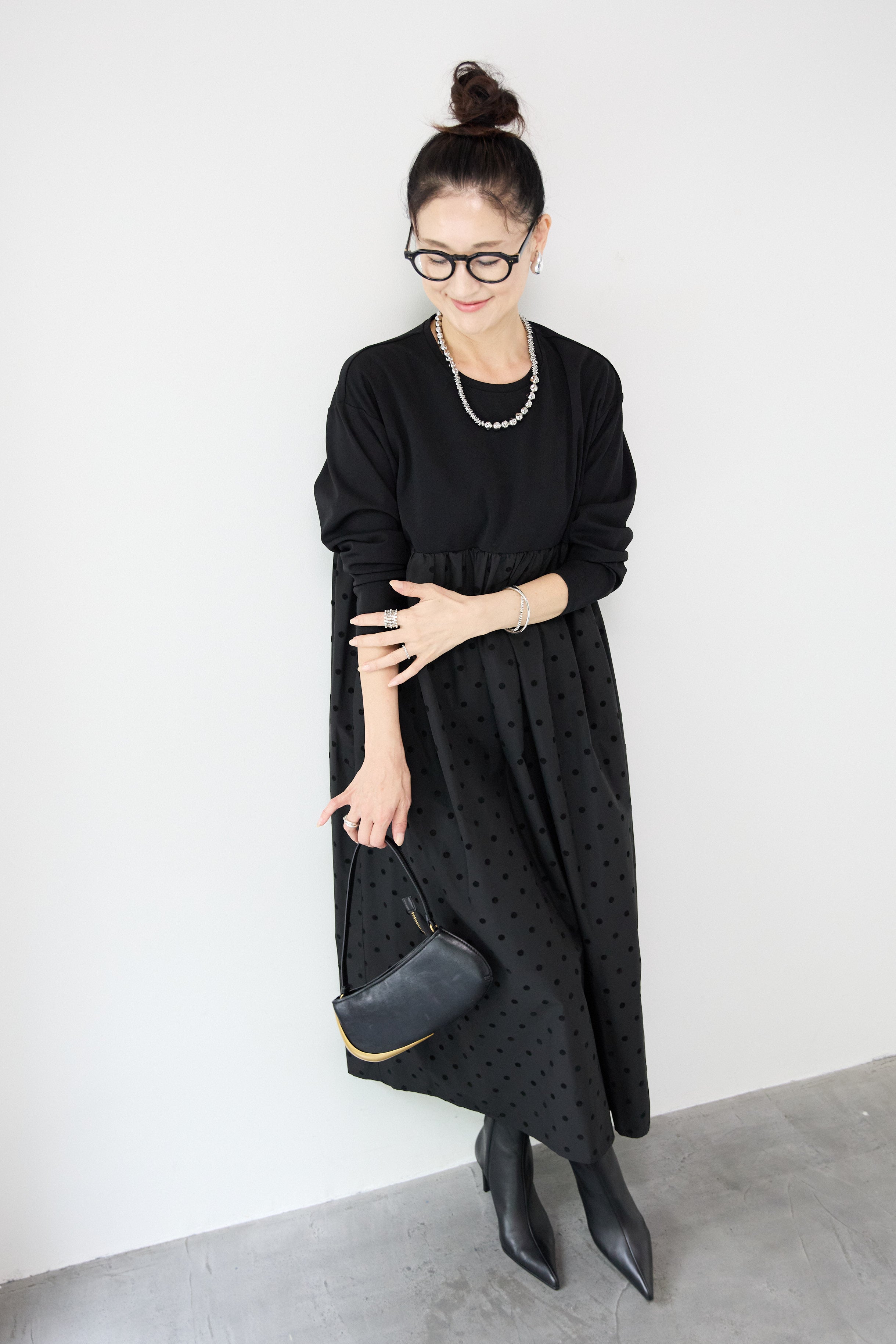 新品 PLUS OTOHAプラスオトハ 黒 切替ワンピース ドット フロッキードット切替ワンピース – plusotoha