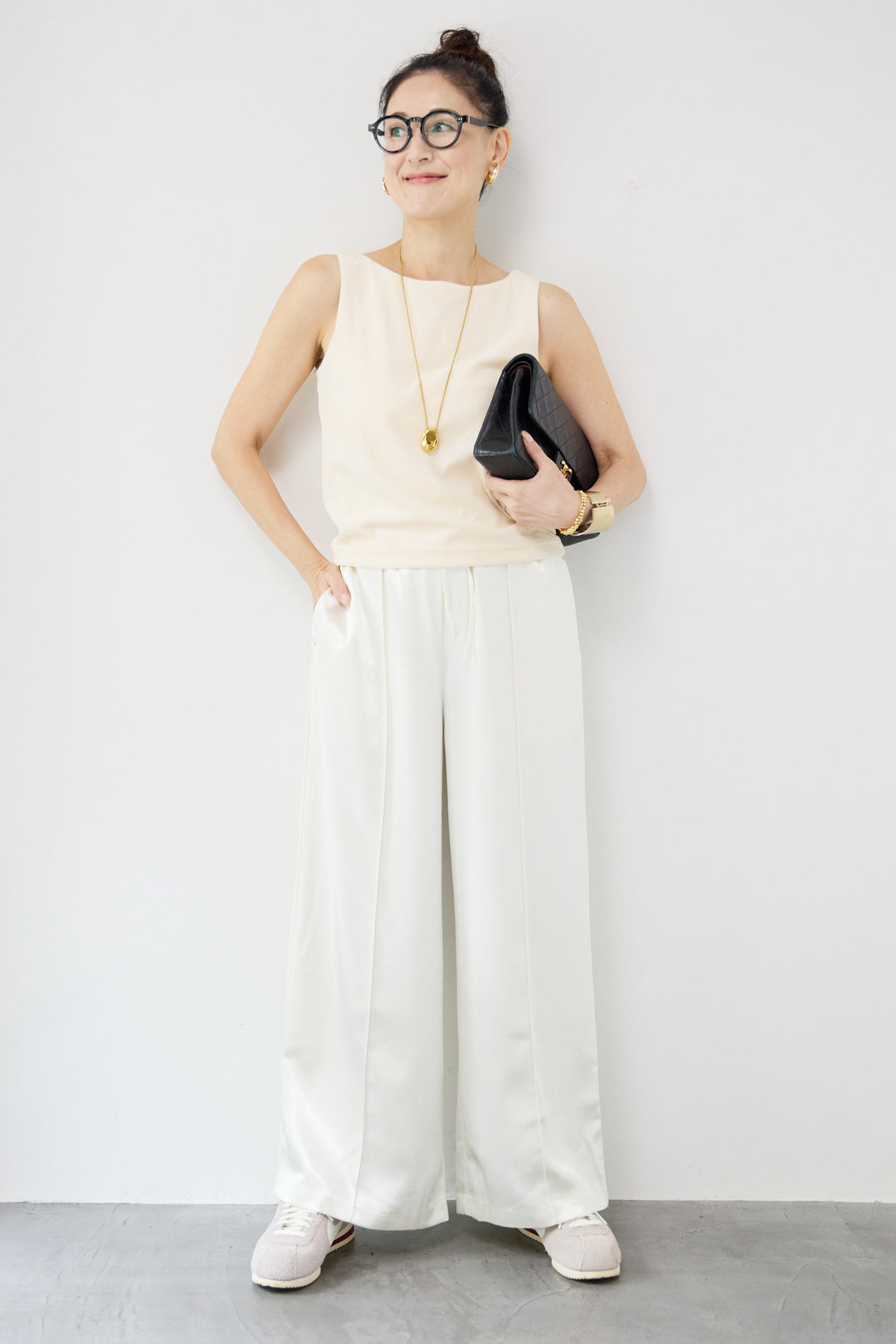 サテンワイドパンツ